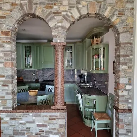 Casa Parido Livo (Lombardy)